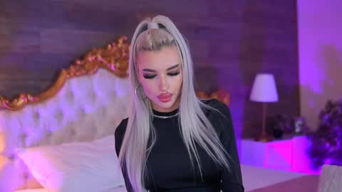 Snapshot of juicy_jessye chatting on September 14, 8:29 pm Jessye online show from September 14, 8:29 pm