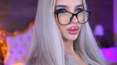 Snapshot of juicy_jessye chatting on September 16, 8:39 pm Jessye online show from September 16, 8:39 pm