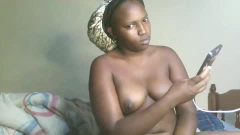 Snapshot of juicyicequeen chatting on October 21, 10:19 am juicyicequeen online show from October 21, 10:19 am