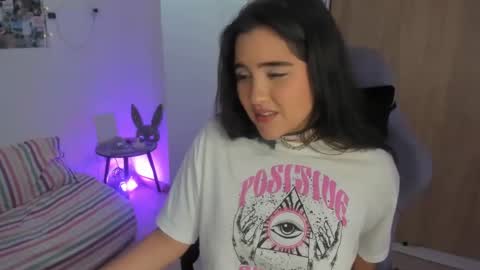 juli_santos_22 online show from November 7, 7:41 pm