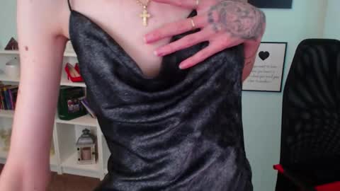 JuliaJae online show from December 1, 9:13 am