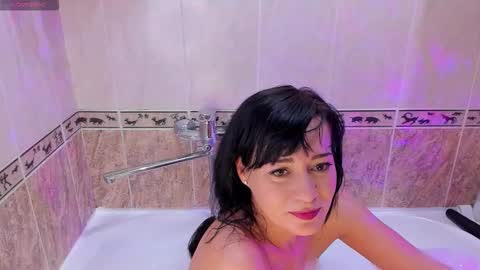 Snapshot of julia_frey chatting on November 2, 2:37 am Julia online show from November 2, 2:37 am