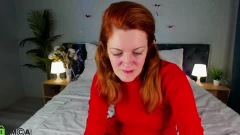julia_suny online show from May 22, 1:58 am