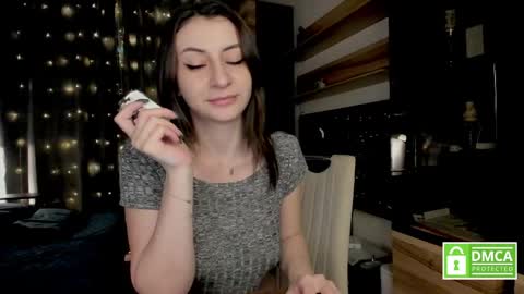 julia_t_mog online show from March 31, 10:10 pm