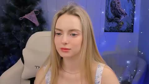 Julia online show from December 22, 2:09 pm