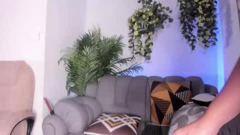 juliana_forero_ online show from October 20, 3:20 am