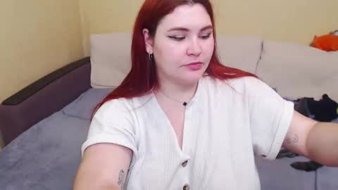 Snapshot of juliasane_ chatting on October 16, 8:22 pm Jul online show from October 16, 8:22 pm