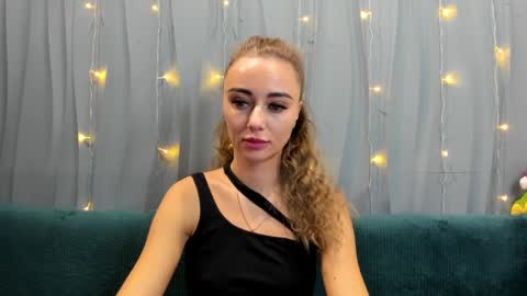 Snapshot of juliastar41 chatting on January 17, 2:18 am Yulya online show from January 17, 2:18 am