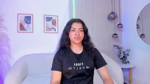 julie_devani online show from November 15, 7:59 pm