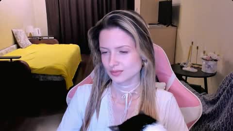 Julie online show from March 14, 3:35 pm