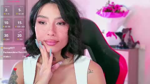 julie_turner_ online show from August 3, 9:04 am