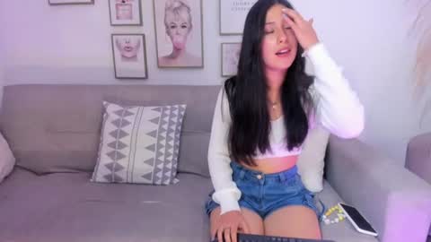 juliee_ross online show from June 22, 2:14 pm