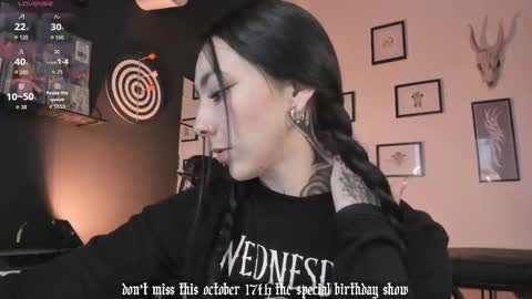 juliet_sourire online show from October 4, 2:00 pm