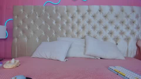 Julieta  online show from February 12, 12:07 pm