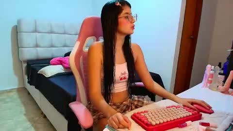 julieta_rose19 online show from December 5, 2:44 am