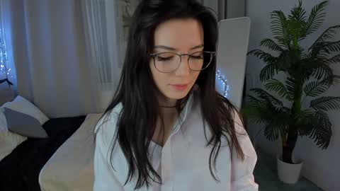 Julieta or Jully online show from February 6, 9:17 pm