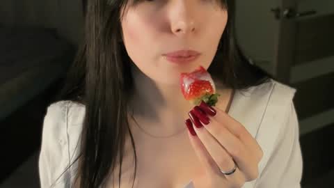 Julieta or Jully online show from December 7, 9:11 pm