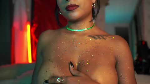 julietawinona online show from March 19, 10:47 pm