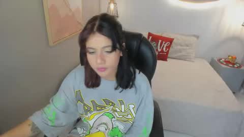 Julieth  online show from November 20, 8:10 pm