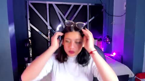 Snapshot of julieth_brown_ chatting on October 2, 9:09 pm Julieth  online show from October 2, 9:09 pm