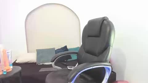 Julieth  online show from September 24, 12:20 am