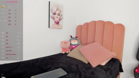 julieth online show from February 8, 11:22 am