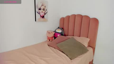 julieth online show from December 18, 11:34 am