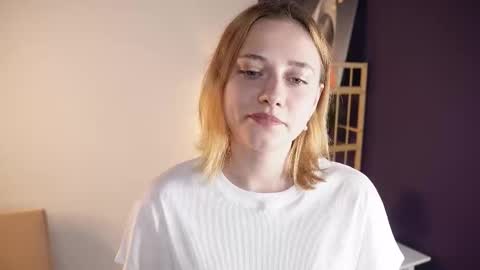 Mia online show from September 9, 3:50 am