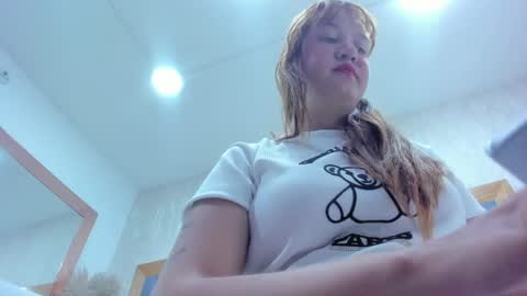 juliette_pretty_ online show from April 20, 7:06 pm