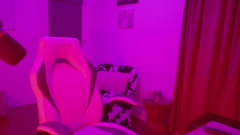 Goddess Endigo online show from April 6, 7:09 am