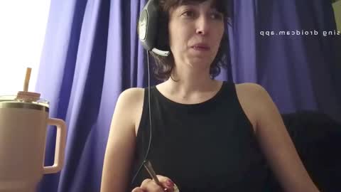 julietxxx03 online show from June 2, 3:40 am