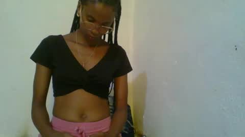 Snapshot of juliexexy chatting on February 6, 7:02 am juliexexy online show from February 6, 7:02 am