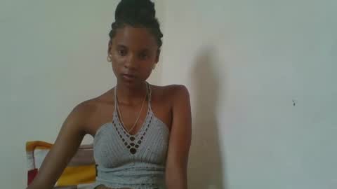 Snapshot of juliexexy chatting on February 13, 6:41 am juliexexy online show from February 13, 6:41 am