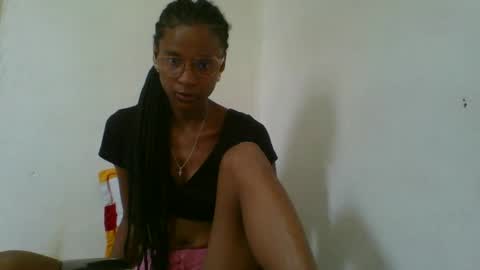 Snapshot of juliexexy chatting on February 12, 6:08 am juliexexy online show from February 12, 6:08 am
