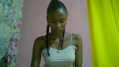 Snapshot of juliexexy chatting on January 18, 4:15 am juliexexy online show from January 18, 4:15 am