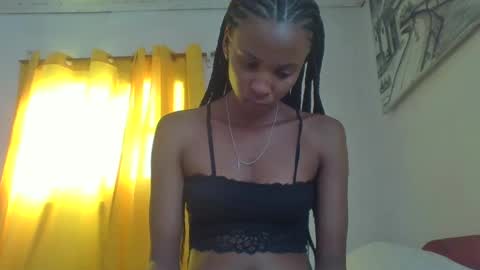 Snapshot of juliexexy chatting on March 6, 4:41 am juliexexy online show from March 6, 4:41 am