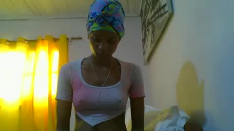 Snapshot of juliexexy chatting on March 5, 4:02 am juliexexy online show from March 5, 4:02 am