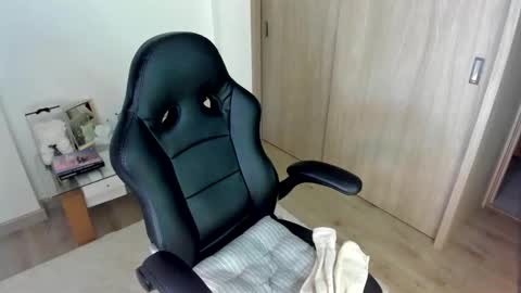 july_correa online show from September 26, 12:30 am