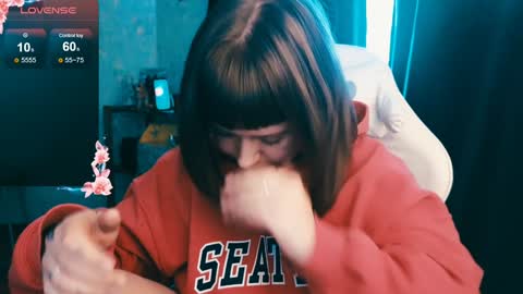 Snapshot of june_shy0 chatting on January 20, 9:35 am June online show from January 20, 9:35 am