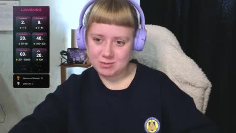 Snapshot of june_shy0 chatting on September 30, 6:52 am June online show from September 30, 6:52 am