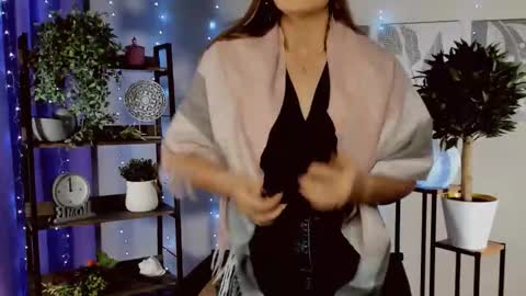 junewoods online show from December 19, 1:14 pm