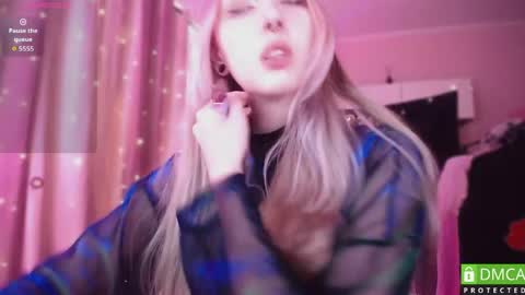 justmeowgirl online show from June 6, 7:03 am