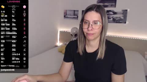 Julie online show from December 15, 5:34 am