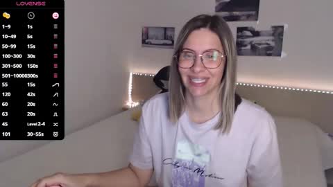 Julie online show from November 10, 5:35 am