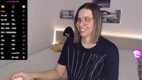 Julie online show from March 25, 5:22 am