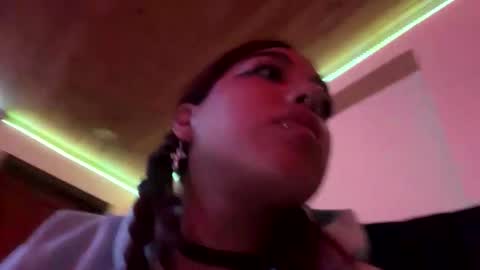 KAHELIINDEPENDENT MODEL online show from February 16, 1:16 am