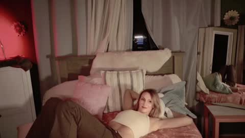 Kailee Smile online show from December 1, 4:38 am