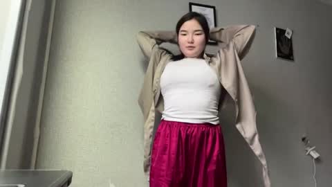 Sakura online show from April 18, 1:24 pm