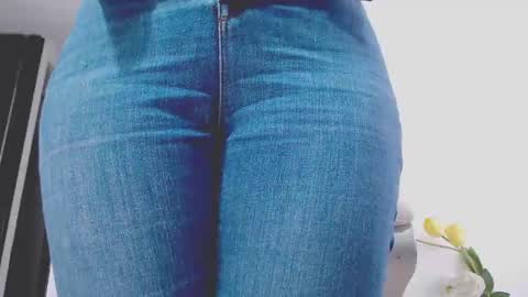 Hannah online show from December 27, 3:27 pm