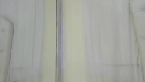 Snapshot of kamila_arias chatting on February 24, 12:14 pm online show from February 24, 12:14 pm